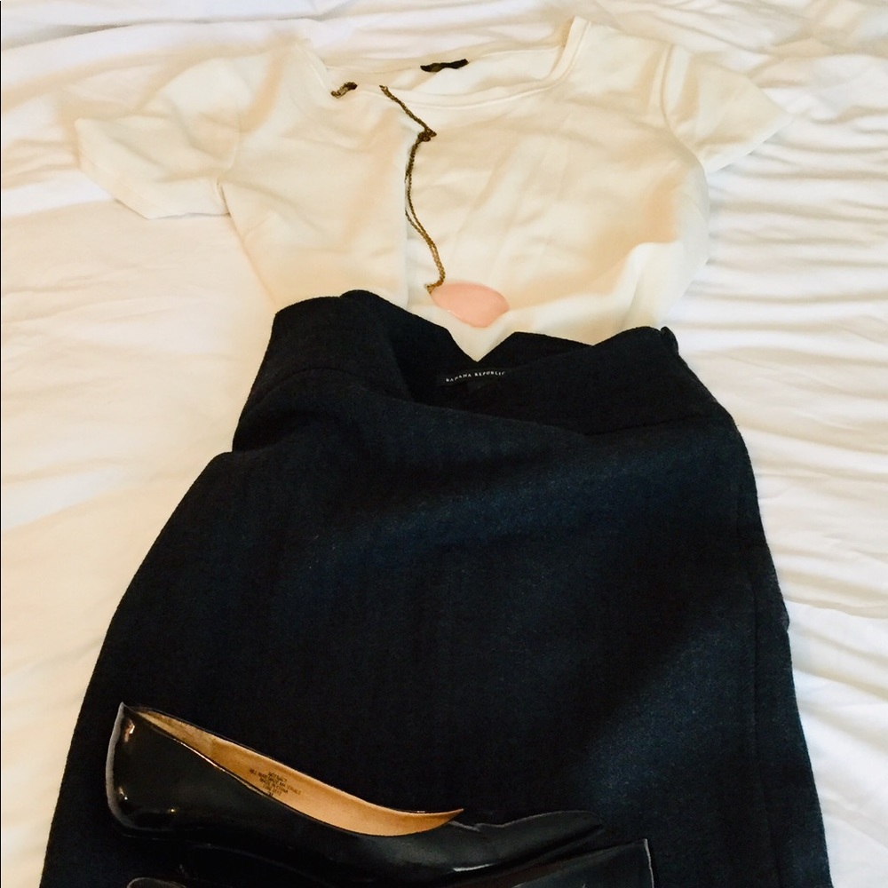 Gorgeous Banana Rep. 100% wool pencil skirt! Mint!